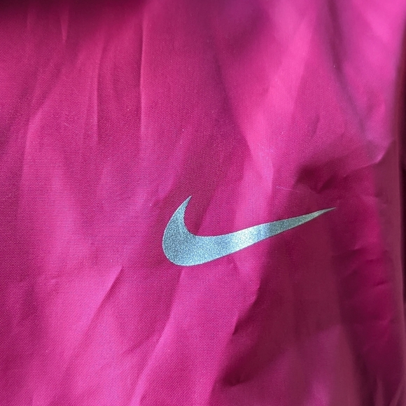 Waterproof Nike Golf Jacket with Pockets - Picture 9 of 12